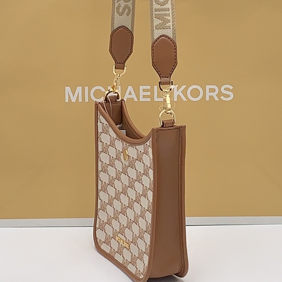 MICHAEL KORS Briley Small Logo Messenger Xbody Bag LUGGAGE MULTI COLOR - Picture 9 of 16